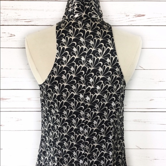 ❤️ Like New SILK Express Keyhole Blouse - Picture 6 of 8